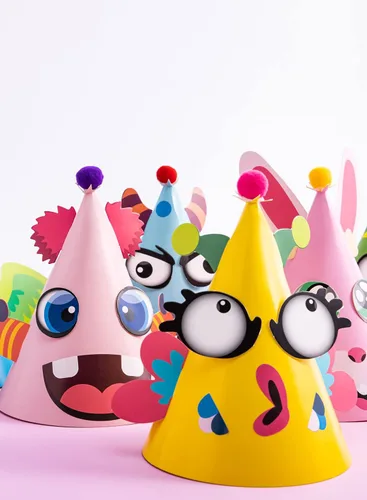Vista 6 de JOYIN 12 juegos de sombreros de fiesta para niños, juegos de fiesta, actividades de manualidades, lindos sombreros de cumpleaños con temática