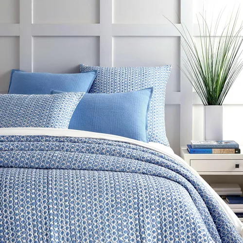 Vista 19 de Pine Cone Hill Tyler - Funda de almohada acolchada índigo, tamaño estándar, patrón gráfico azul