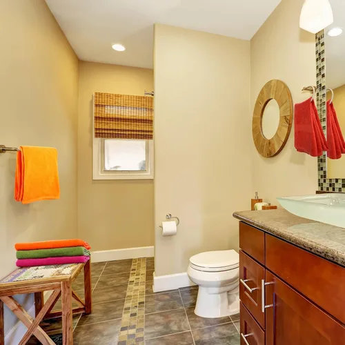 Vista 4 de Newwiee Juego de 12 toallas de baño a granel - Toallas grandes de algodón de 28 x 55 pulgadas en 12 colores, toalla de baño suave, ligera