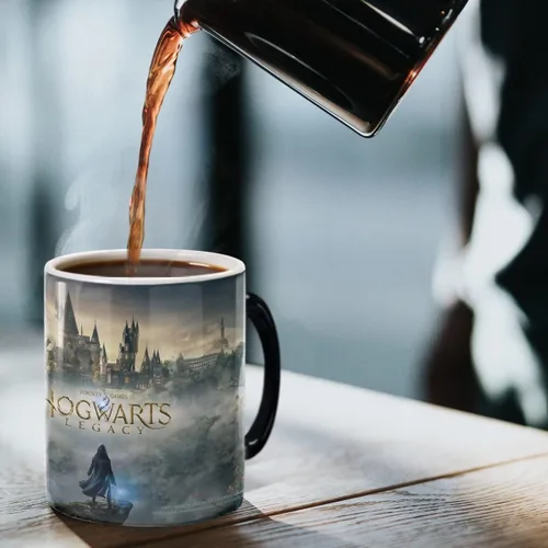 Vista 6 de Morphing Mugs Hogwarts Legacy Obra de arte oficial – Mundo mágico de Harry Potter – Una taza de cerámica que cambia de color de 11 oz – Imagen