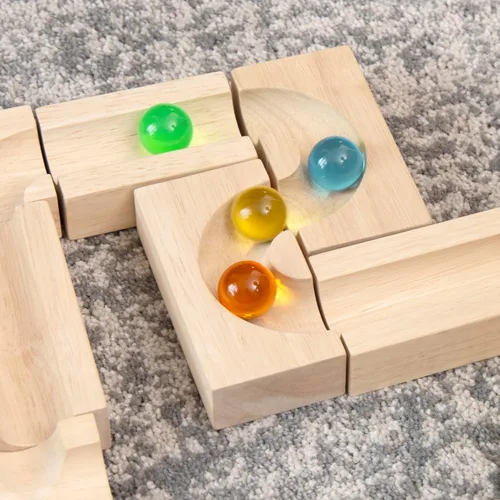 Vista 5 de Guidecraft Bloque de unidades Marble Run - 40 pc. Set: Bloques de aprendizaje educativo de madera de caucho, juguete STEM para niñas y niños