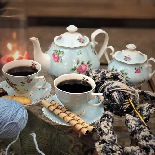Vista 8 de BTaT - Juego de té floral para adultos, 13 piezas, servicio para 4, olla (38 onzas) y tazas (8 onzas) con platillos, diseño floral azul pastel