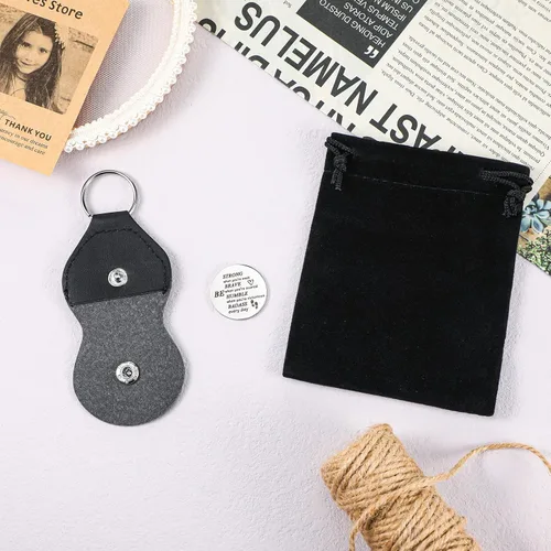Vista 6 de Sureio Ficha de recuerdo de bolsillo para relaciones a larga distancia, recuerdo de acero inoxidable, regalo inspirador de doble cara con llavero