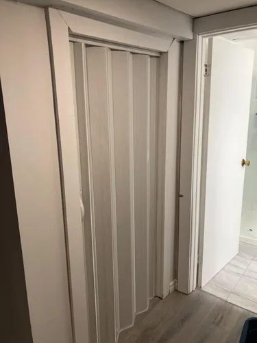 Vista 8 de Inicio Puertas de acordeón blancas de 32 x 80 pulgadas para armario, puerta plegable recortable de PVC, puertas plegables compactas, puerta Blanco