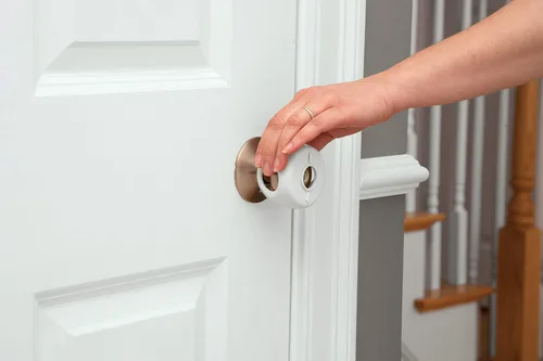 Vista 2 de Safety 1st Parent Grip - Fundas para pomo de puerta, color blanco, talla única (HS3260600), el embalaje puede variar (paquete de 8)