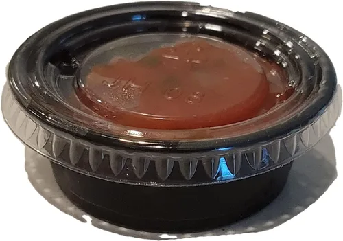 Vista 4 de Vasos negros para porciones con tapas transparentes, vasos de plástico desechables para preparación de comidas, control de porciones, aderezo