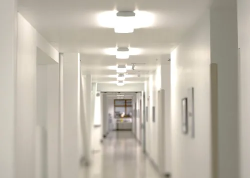 Vista 8 de NICOR Iluminación LED envolvente regulable de 4 pies con lente acrílica prismática en 4000K (ACW-20-4S-UNV-40K)