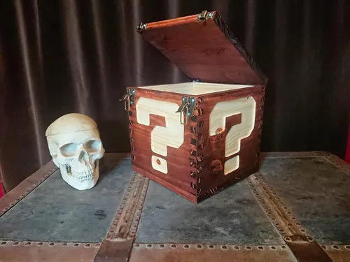 Vista 5 de Mario Bros Power Up Box de tamaño real, almacenamiento funcional de 10 x 10 x 10 pulgadas, bloque de preguntas de madera hecho a mano, decoración