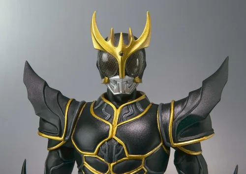 Vista 4 de Bandai Tamashii Nations Kamen Rider Kuga Ultimate Form S.H.Figuarts Figura de juguete