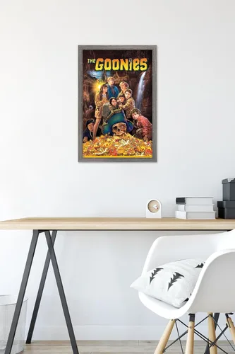 Vista 6 de Trends International The Goonies - Póster de pared de una hoja, 14.725 x 22.375 pulgadas, versión con marco de madera tipo granero Versión enmarcada