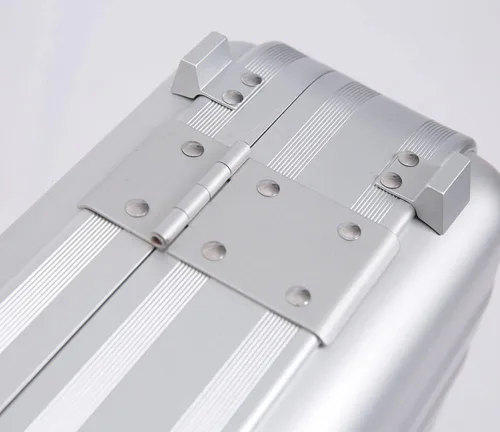 Vista 4 de urecimy Maletín de metal, caja de herramientas de aluminio, maletín para cuaderno, plateado