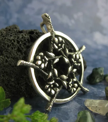Vista 3 de Woot & Hammy Five Flowers Hidden Pentacle Pendant, 100% Sterling Silver, Handmade