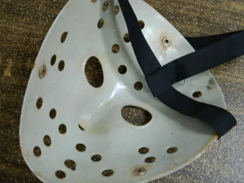 Vista 4 de Dead Head Props DHP Dark Jason - Máscara de hockey para disfraz de Halloween, máscara de fiesta