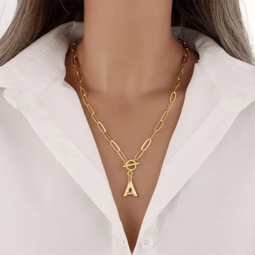 Vista 2 de Eben-Ezer Collar con dije de alfabeto de oro hiphop, con cierre de palanca, cadena gruesa con hebilla OT, Chapado en oro, No es una piedra preciosa
