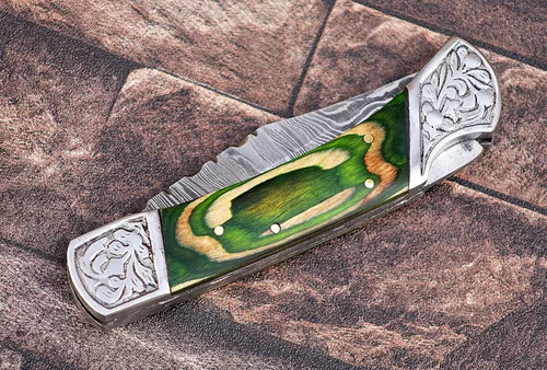 Vista 4 de Cuchillo plegable de 9 pulgadas de largo, escala de cuerno de toro con refuerzo de acero grabado, hoja de acero de damasco forjada a mano de 4 Verde