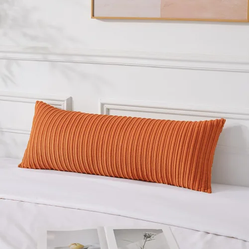 Vista 136 de UGASA - Fundas de almohada decorativas de terciopelo suave y sólidas de Navidad para sala de estar/sofá, 16 x 16 pulgadas, 2 unidades, color burdeos