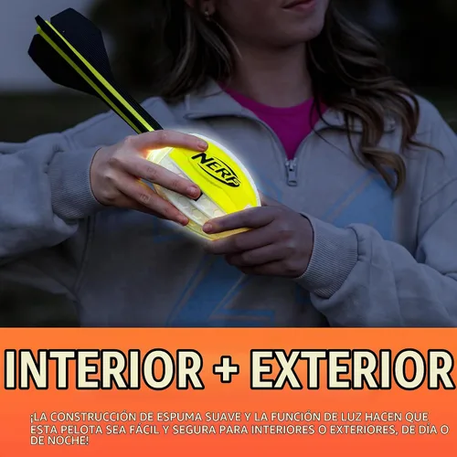 Vista 5 de Nerf Lightstrike Vortex Balón de espuma - Balón LED de vórtice suave que cambia de color para lanzamientos de larga distancia - Activado por impacto