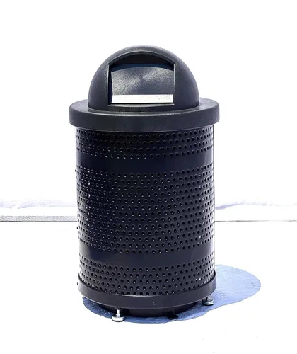 Vista 2 de Bote de basura de metal perforado termoplástico de 32 galones con tapa de cúpula de espuma estructural, color negro