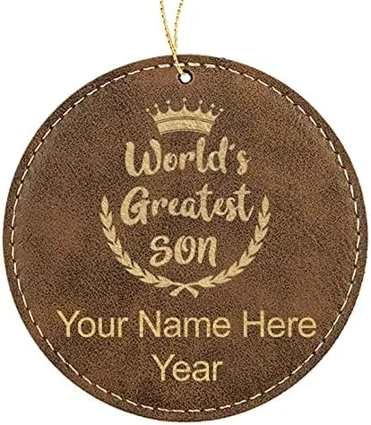 Vista 6 de LaserGram Adorno de Navidad personalizado, el hijo más grande del mundo, piel sintética, idea de regalo personalizada grabada con láser