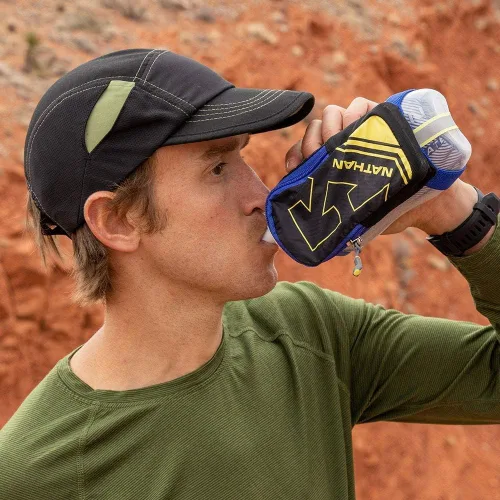 Vista 6 de Nathan SpeedDraw Plus Botella de agua de mano aislada – Botella para correr sin agarre para corredores, senderismo y deportes