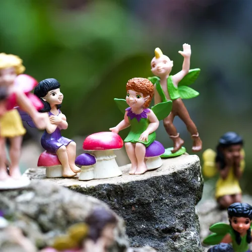 Vista 2 de Safari Ltd. Friendly Fairies Super TOOB - 10 adoradas figuras de hadas - Figuras de juguete detalladas pintadas a mano para niños, niñas y niños