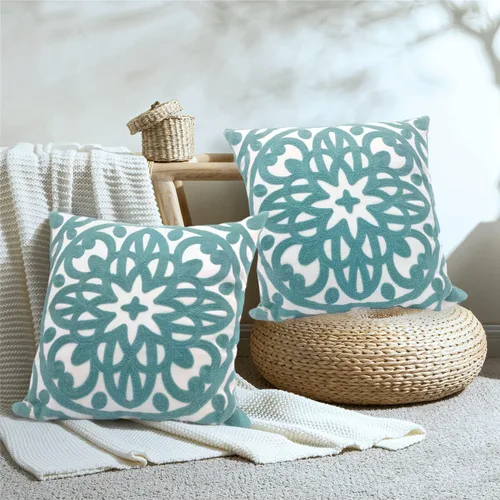 Vista 65 de Alysheer Funda de almohada decorativa bordada de 18 x 18 pulgadas, acogedora y fresca funda de cojín bohemia con diseño de mandala chic de punto