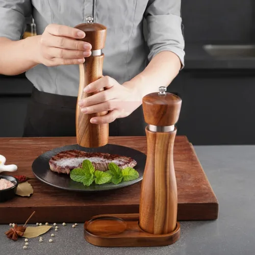 Vista 2 de Molinillo de pimienta de madera de acacia de 8 pulgadas con anillo de acero, juego de molinillo de sal y pimienta con cuchara y base, regalo