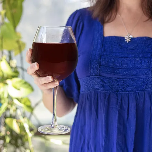Vista 6 de Copa de vino tamaño extragrande, gigante, de 750 ml= 25.36 onzas líquidas, con capacidad para una botella de vino completa, Transparente Made of