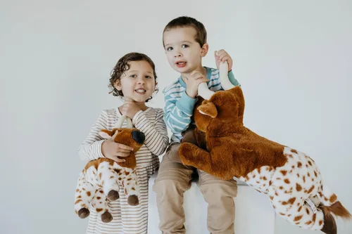 Vista 2 de The Petting Zoo Longhorn - Peluche de animales de peluche, regalos para niños, animales salvajes de Onez, juguete de peluche de cuerno largo, 24