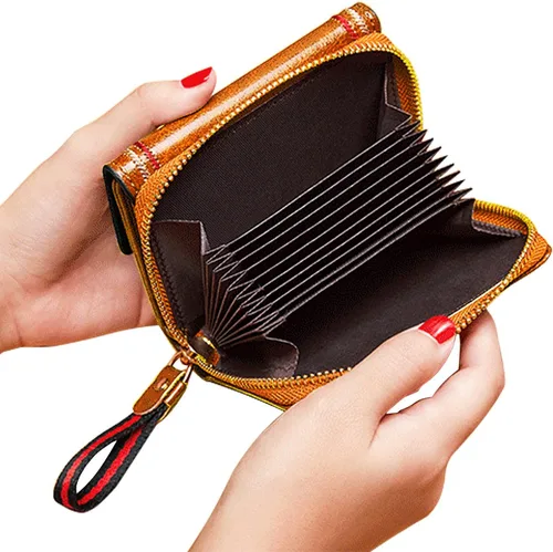 Vista 5 de PofeeXIO Cartera de cuero RFID para mujer con tarjetero triple plegable para mujer con correa de muñeca corta para mujer, cartera con múltiples