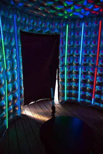 Vista 5 de Cabina de fotos LED inflable redonda de 10 pies de diámetro con 24 tubos de luz LED y soplador de aire inflable para cabina de fotos para bodas
