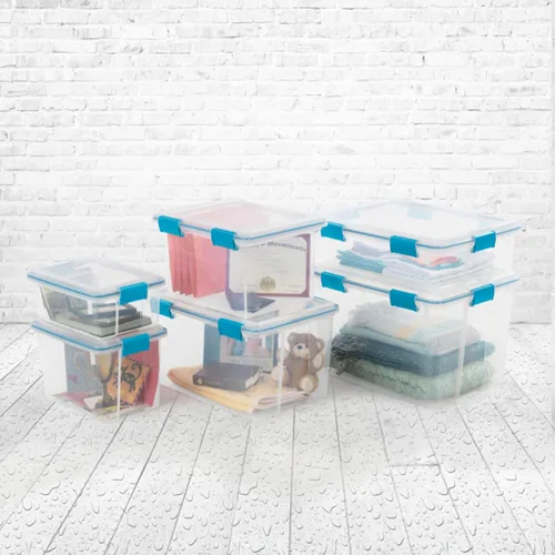 Vista 3 de Sterilite 19414306 - Caja de almacenamiento de plástico transparente de 7.5 cuartos y tapa con pestillos azules