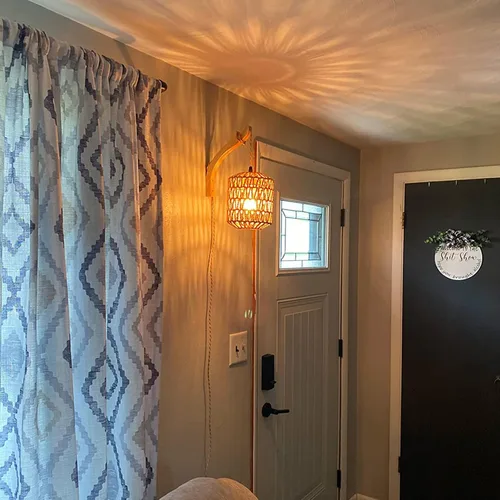 Vista 2 de Frideko Lámpara de Pared de Ratán con Cable de Enchufe Tejida a Mano Apliques de Pared con Enchufe Lámpara de Pared de Cuerda de Papel Aplique