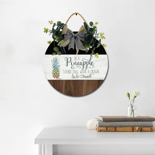 Vista 2 de Letrero de madera con texto en inglés «Be A Pineapple para puerta delantera, corona redonda rústica, colgador de pared, decoración de porche