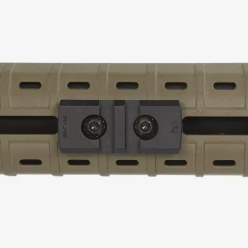 Vista 2 de Magpul Industries RVG M-LOK Panel negro se adapta al riel adaptador