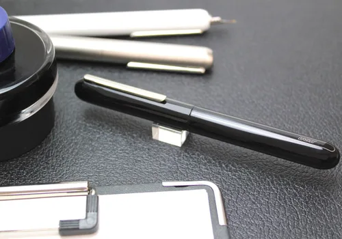 Vista 3 de Lamy Pluma estilográfica 074 diálogo 3 pianoblack Pt EF E182