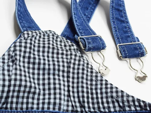 Vista 7 de KIDSCOOL SPACE Overol de mezclilla para bebé niña y niño, con bolsillo para babero para niño pequeño