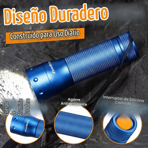 Vista 4 de EverBrite Mini linterna, luz de flash LED con zoom, 3 modos, 3 pilas AAA incluidas, linterna pequeña de mano para camping, emergencia, hogar - azul