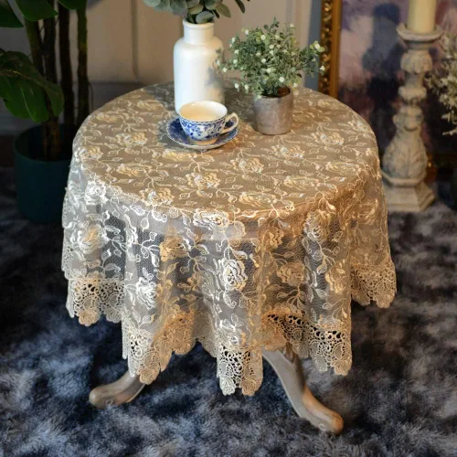 Vista 3 de SUTAVIA Mantel redondo de encaje con flores doradas de rosa, cubierta de mesa de café clásica a prueba de polvo, protector de mesa para comedor