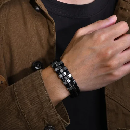 Vista 2 de XUANPAI - Pulseras personalizadas para hombre, pulseras de acero inoxidable para hombre, pulseras de cuero trenzado con 1-9 nombres grabados