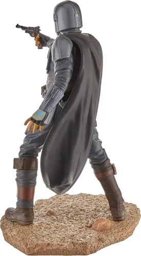 Vista 2 de Star Wars Premier Collection: The Mandalorian MK3 - Estatua a escala 1:7, multicolor, 10 pulgadas