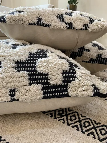 Vista 5 de Juego de 2 fundas de almohada bohemias para sofá, 18 x 18 y 20 x 20 pulgadas, de algodón, tejidas a mano, copetudas, fundas de almohada decorativas