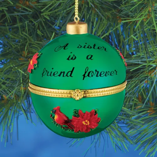 Vista 2 de Collections Etc Adornos navideños con cita conmovedora y colgador dorado, compartimento interior para regalo pequeño, hermana