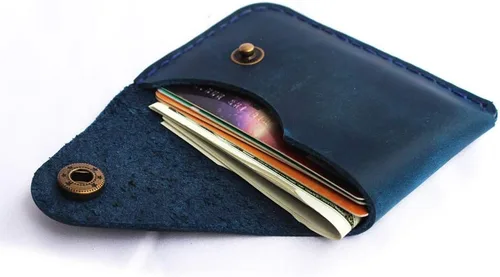 Vista 3 de Tarjetero de cuero hecho a mano con cierre a presión, billetera minimalista ultrafina con bolsillo frontal, funda simple de cuero genuino cosida a