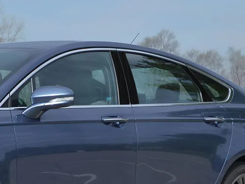 Vista 10 de Rvinyl Kit de molduras de ventana precortadas para postes de pilar en negro brillante, compatible con Ford Fusion 2013-2020 - Parte trasera adhesiva
