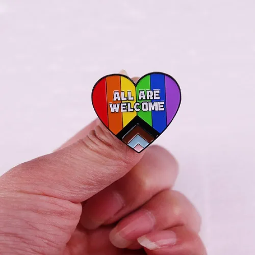 Vista 6 de GuDeKe Pin de orgullo LGBTQ Gay Heart Rainbow esmaltado Pins All Are Welcome Broche Decoración para ropa y bolsas, regalos, Cobre, Sin gemas.