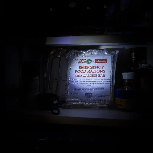 Vista 7 de Grizzly Gear Raciones alimenticias de emergencia, caja de diez barritas de vainilla de 3600 calorías, suministro de valor para 30 días, 4 semanas