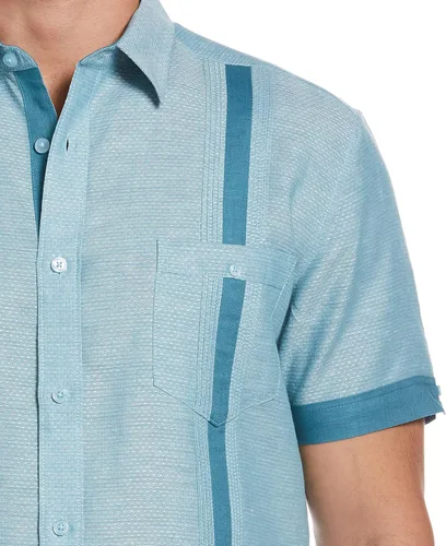 Vista 3 de Cubavera Camisa Guayabera de manga corta texturizada con dos bolsillos y botones para hombre