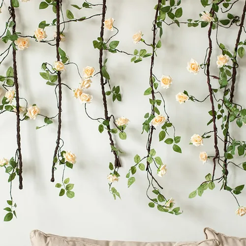 Vista 3 de Guirnalda de flores artificiales para colgar en la pared, de 118 pulgadas para colgar en la pared, guirnalda de plantas falsas para jardín, al aire