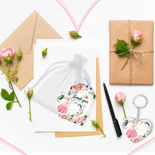 Vista 6 de Sureio 38 juegos de recuerdos de fiesta de quinceañera para invitados, llavero de corazón rosa, regalos de quinceañera para niña, princesa